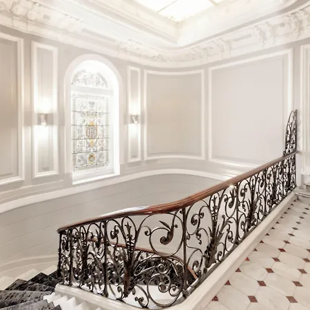 Vendome Hotel